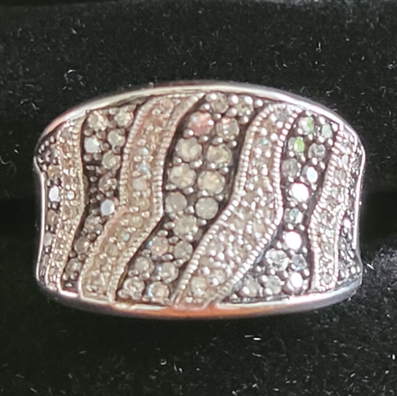 925 Sterling Silver Zebra Pattern ring - Picture 10 of 11